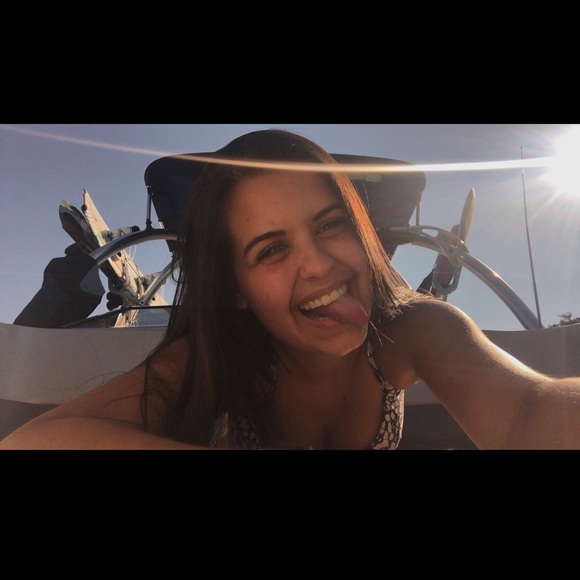 Meet your Posher, Kyndal - Picture 1 of 1